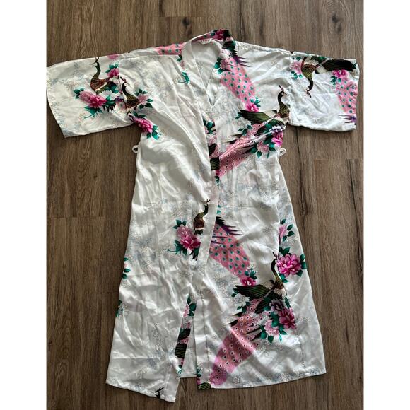 Kimono-style Women’s robe with Peacocks and Florals One size - Picture 1 of 6